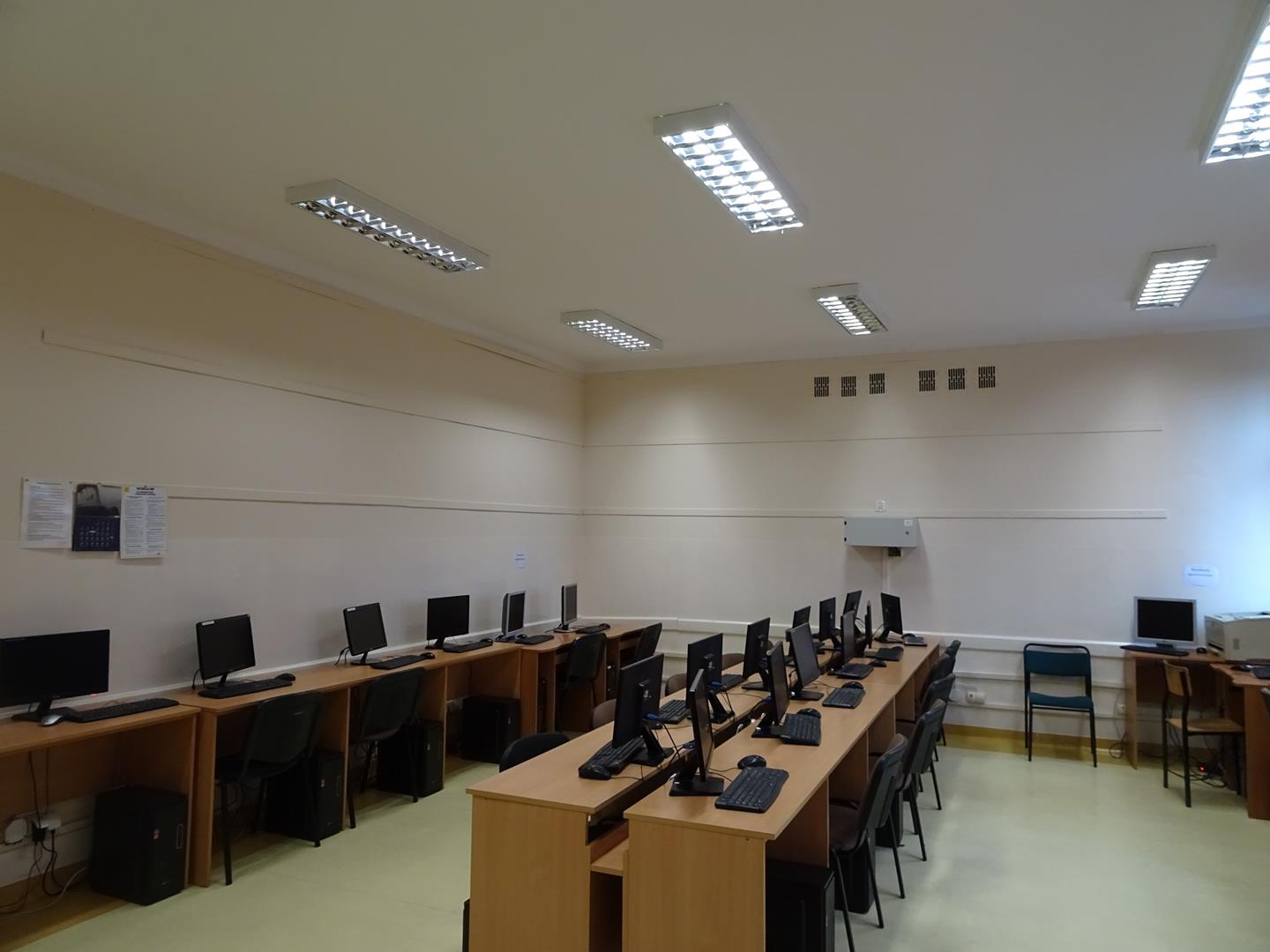wyremontowana sala lekcyjna w ZS w Dobczycach| wyremontowana sala lekcyjna w ZS w Dobczycach 